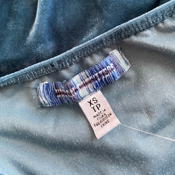 Urban Outfitters Sasha Velvet Halter Neck Jumpsuit in Ink Blue NEW - Picture 8 of 15